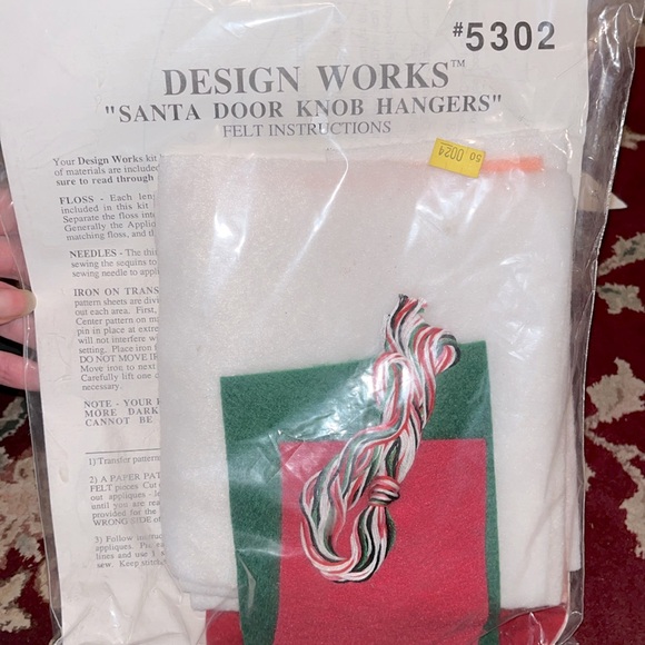 Design Works crafts VINTAGE Santa felt door knob hanger kit - Picture 2 of 2